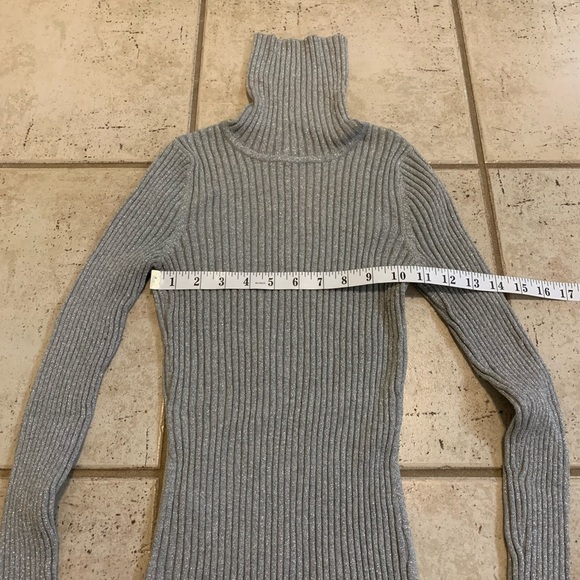 Express Silver Metallic Ribbed Turtleneck Sweater M Sparkle Holiday Knit - Picture 5 of 6